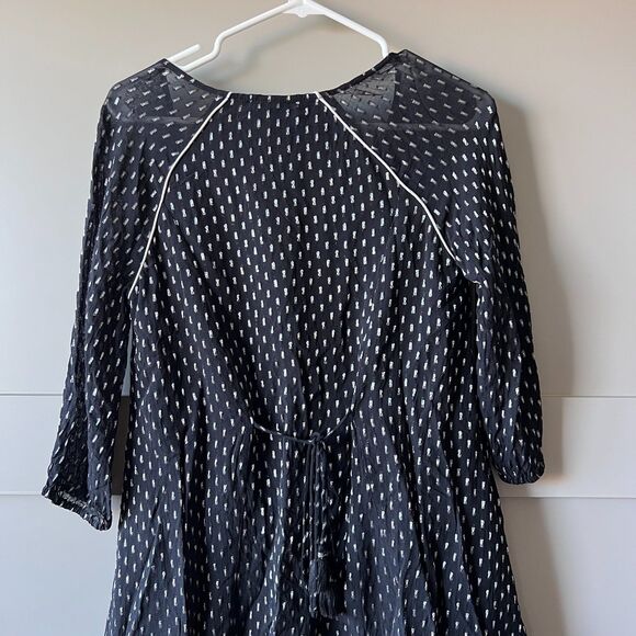Amuse Society Women Tunic Top Blouse XS Black Silver Thread 3/4 Sleeve Tie Boho - Picture 9 of 16
